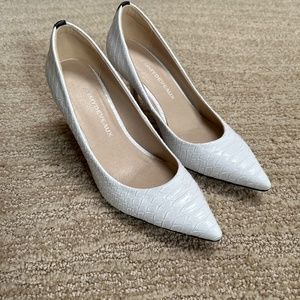 Worn once - White leather Emmydeveaux pumps